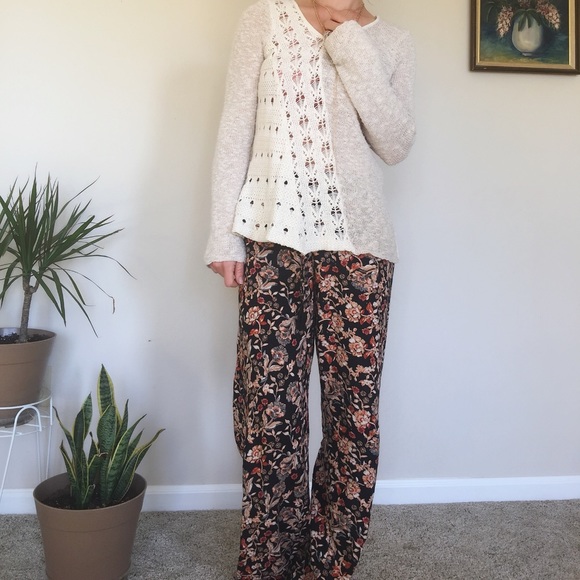 NEW Floral high waisted pants - Picture 4 of 4